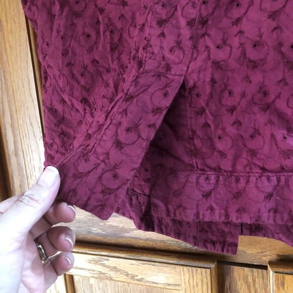 Byblos Vintage Collared Embroidered Eyelet Cotton Button Up Top Size 8 Feminine - Picture 11 of 15